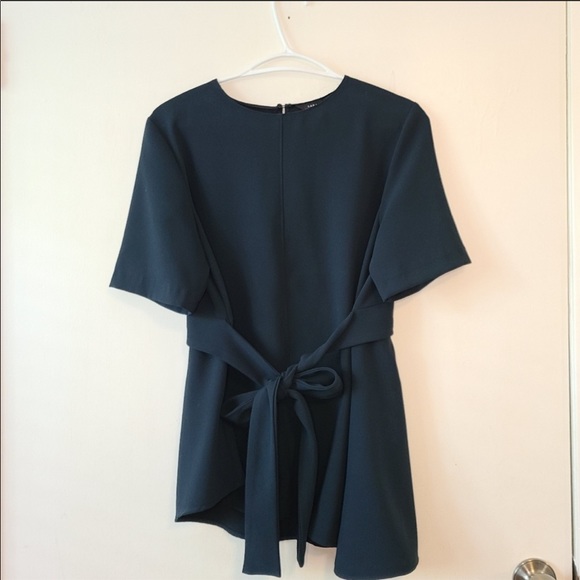ZARA Asymmetrical Green Top with Bow Detail Large - Picture 4 of 6